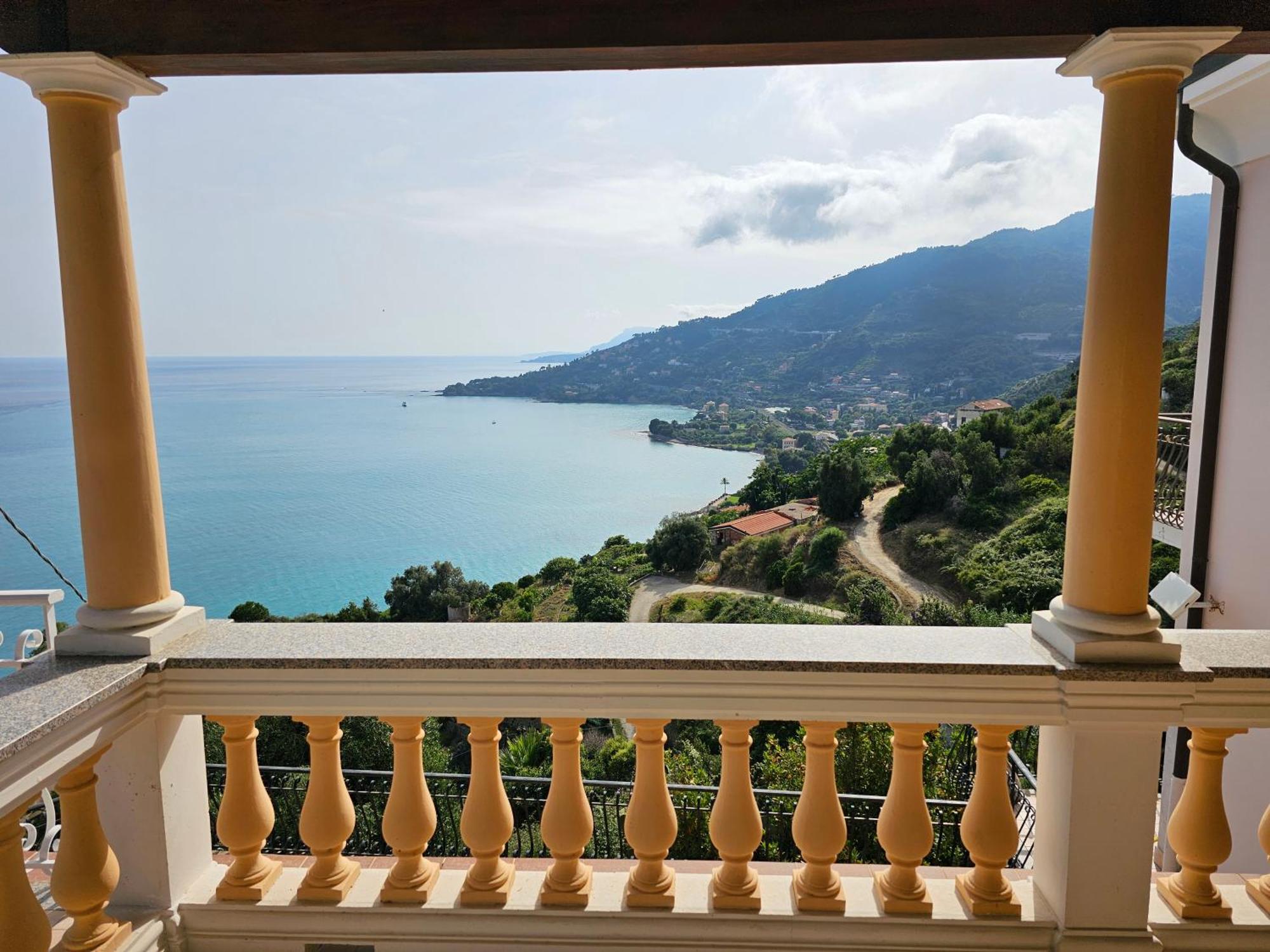 Villa Avocado à Vintimille Extérieur photo